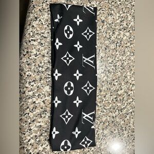 Monogram Black and White Stretch headband LV